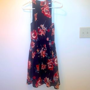 Gilli floral Navy blue dress. Never worn. Size Small.